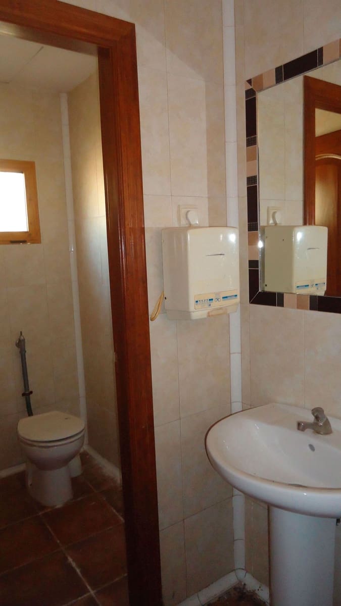 8 bedroom Villa for sale in Fortuna - € 1,300,000 (Ref: 8863578)