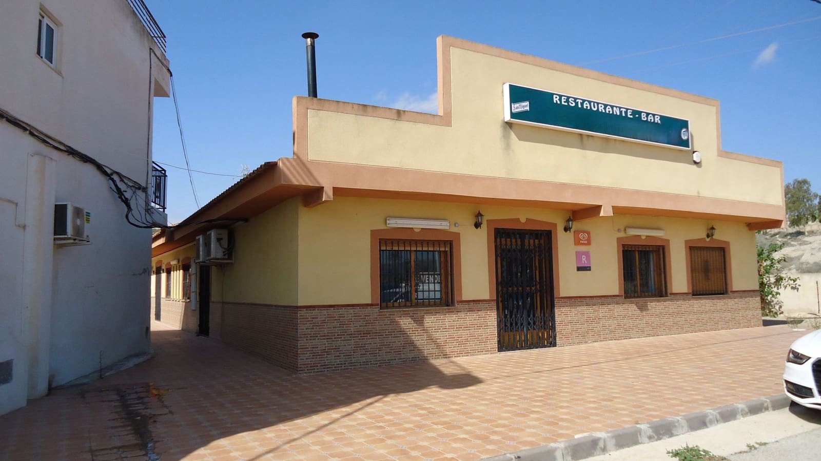 8 bedroom Villa for sale in Fortuna - € 1,300,000 (Ref: 8863578)