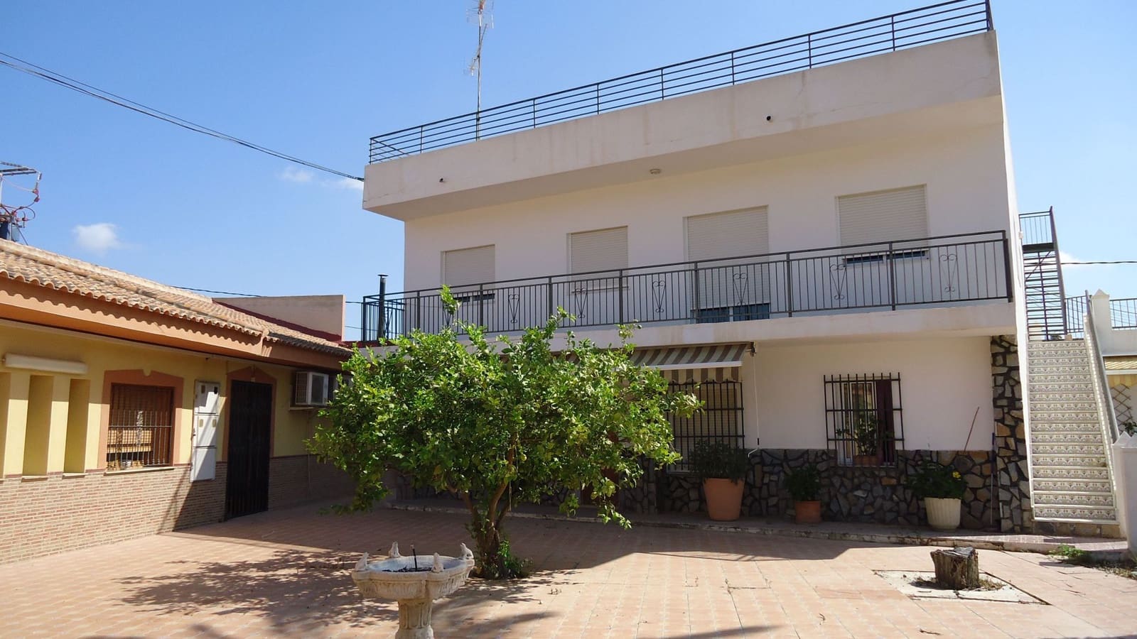 8 bedroom Villa for sale in Fortuna - € 1,300,000 (Ref: 8863578)