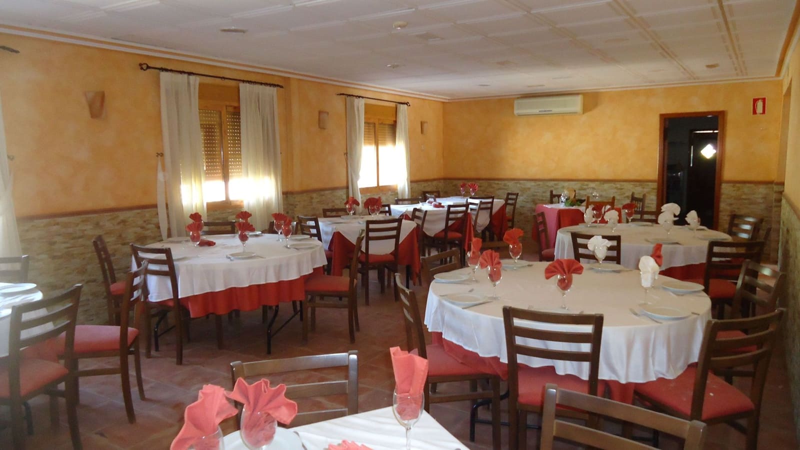 8 bedroom Villa for sale in Fortuna - € 1,300,000 (Ref: 8863578)