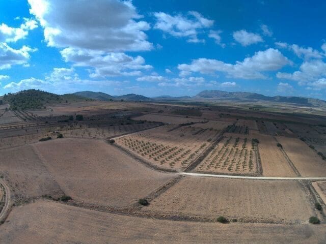 Finca/Herregård til salgs i Yecla - € 14 000 (Ref: 8863588)