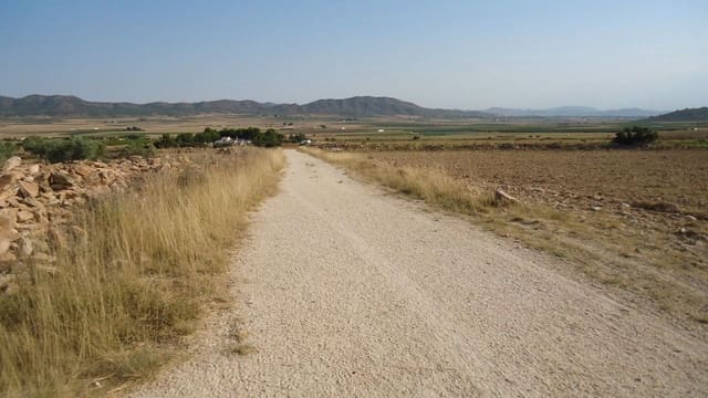 Finca/Herregård til salgs i Yecla - € 14 000 (Ref: 8863588)