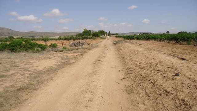 Finca/Herregård til salgs i Yecla - € 7 000 (Ref: 8863598)