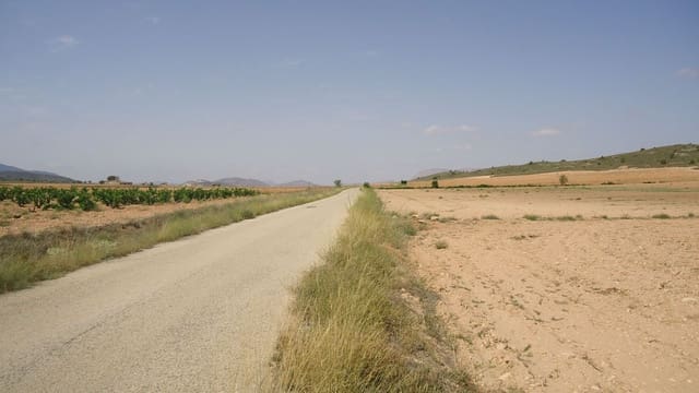 Finca/Herregård til salgs i Yecla - € 15 500 (Ref: 8863606)