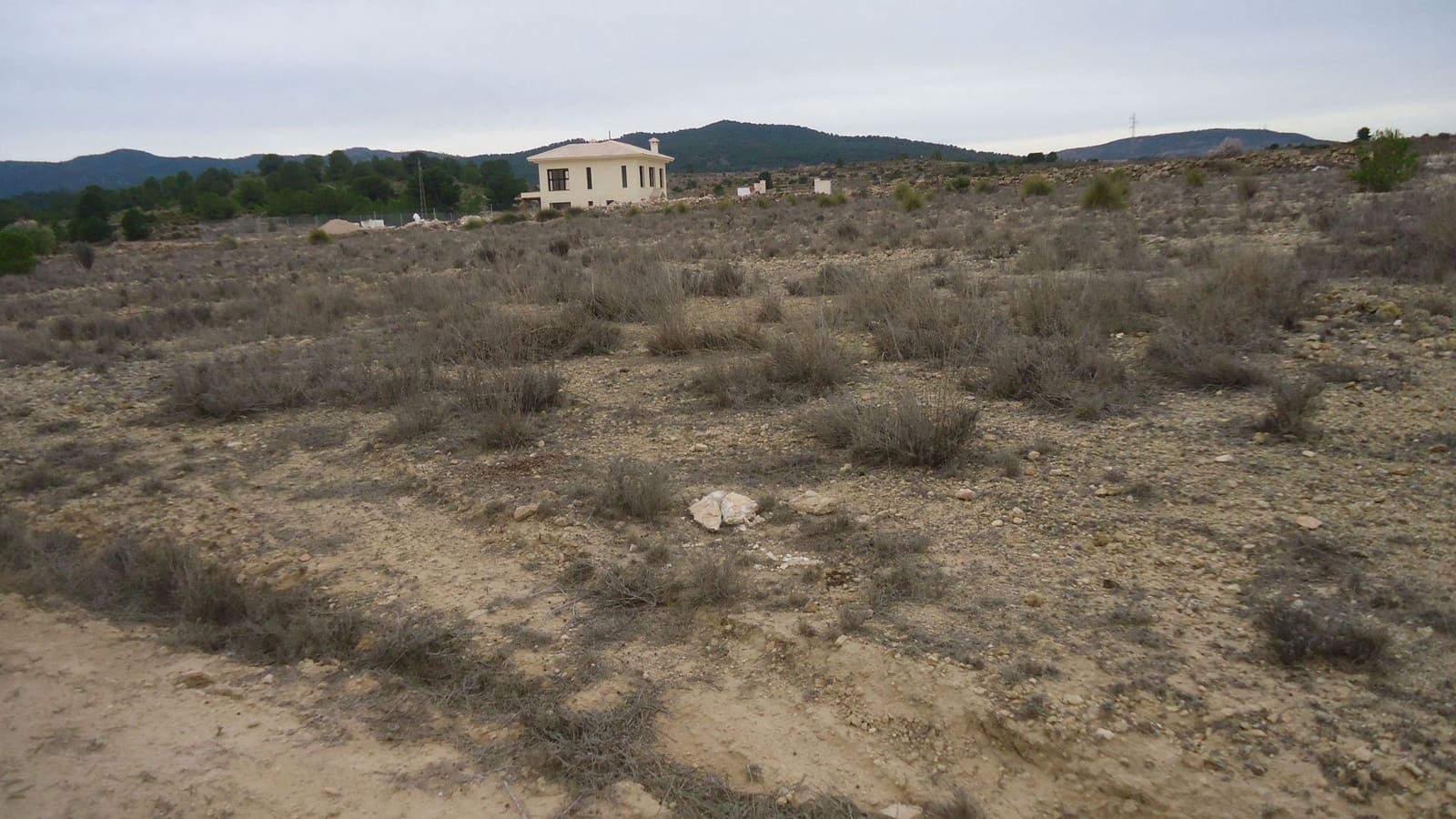 Finca/Country House for sale in Pinoso - € 9,900 (Ref: 8863610)