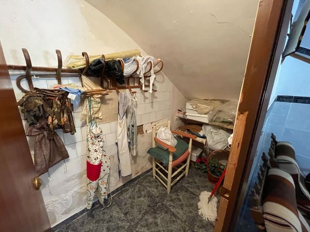 5 slaapkamer Villa te koop in Jumilla - € 87.900 (Ref: 8863620)