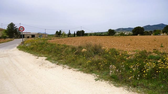 Finca/Landehus til salg i Pinoso - € 41.900 (Ref: 8956832)