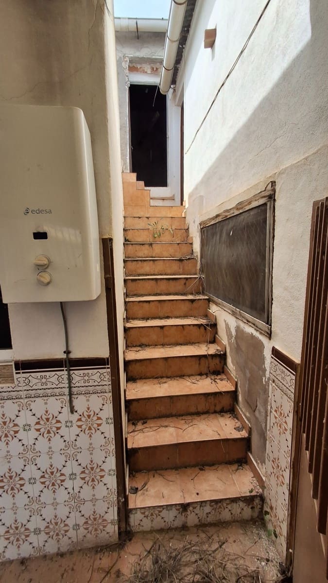 4 soverom Villa til salgs i El Canton - € 124 900 (Ref: 8985439)