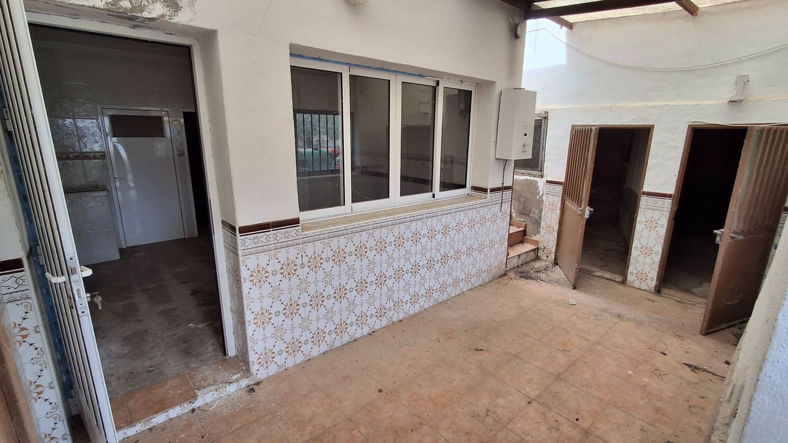 4 soverom Villa til salgs i El Canton - € 124 900 (Ref: 8985439)