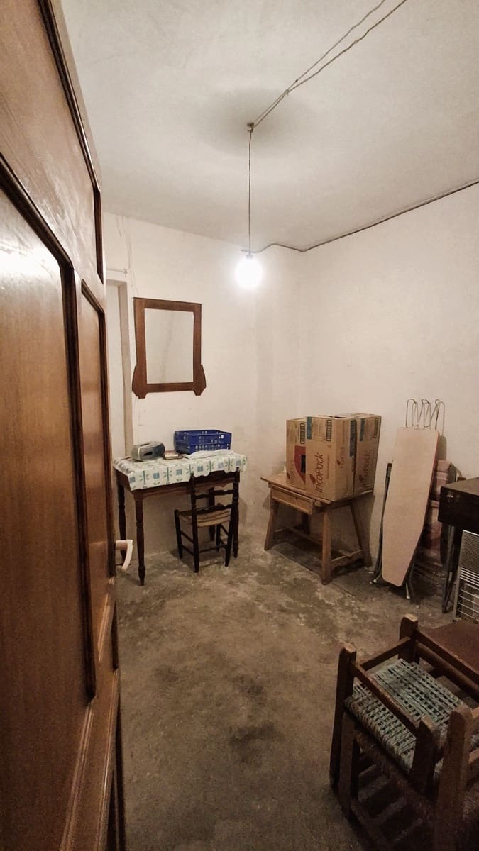 Moradia para venda em Mahoya - 69 900 € (Ref: 9387148)