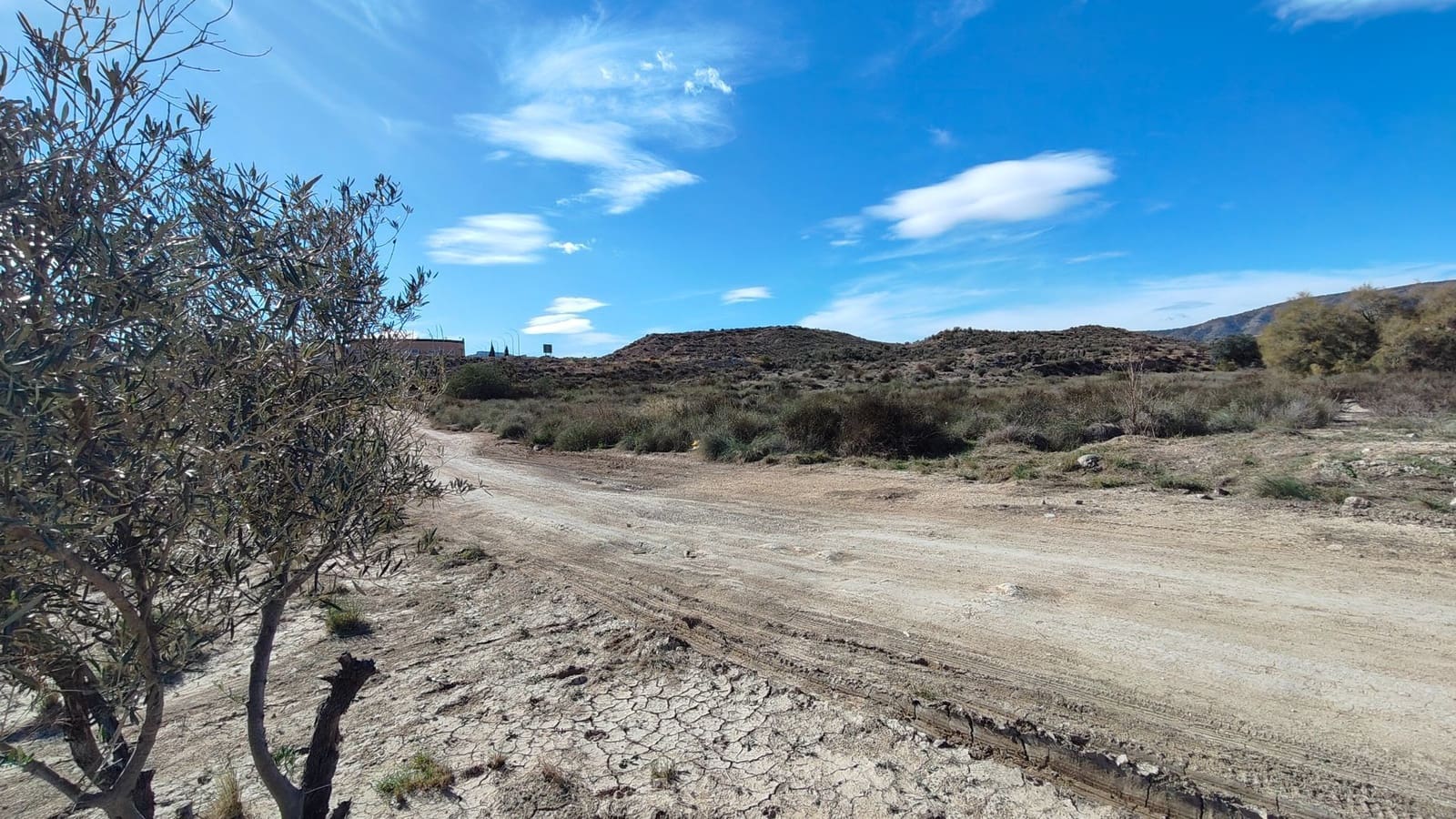 Finca/Landehus til salg i Elda - € 26.700 (Ref: 9398169)