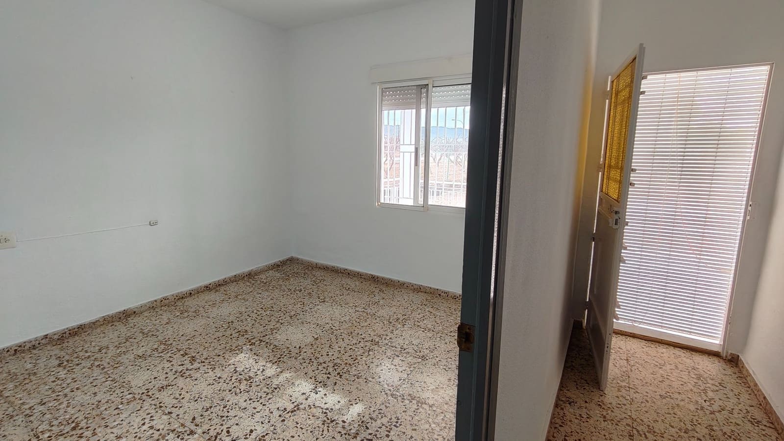 3 slaapkamer Villa te koop in Jumilla - € 150.000 (Ref: 9473768)