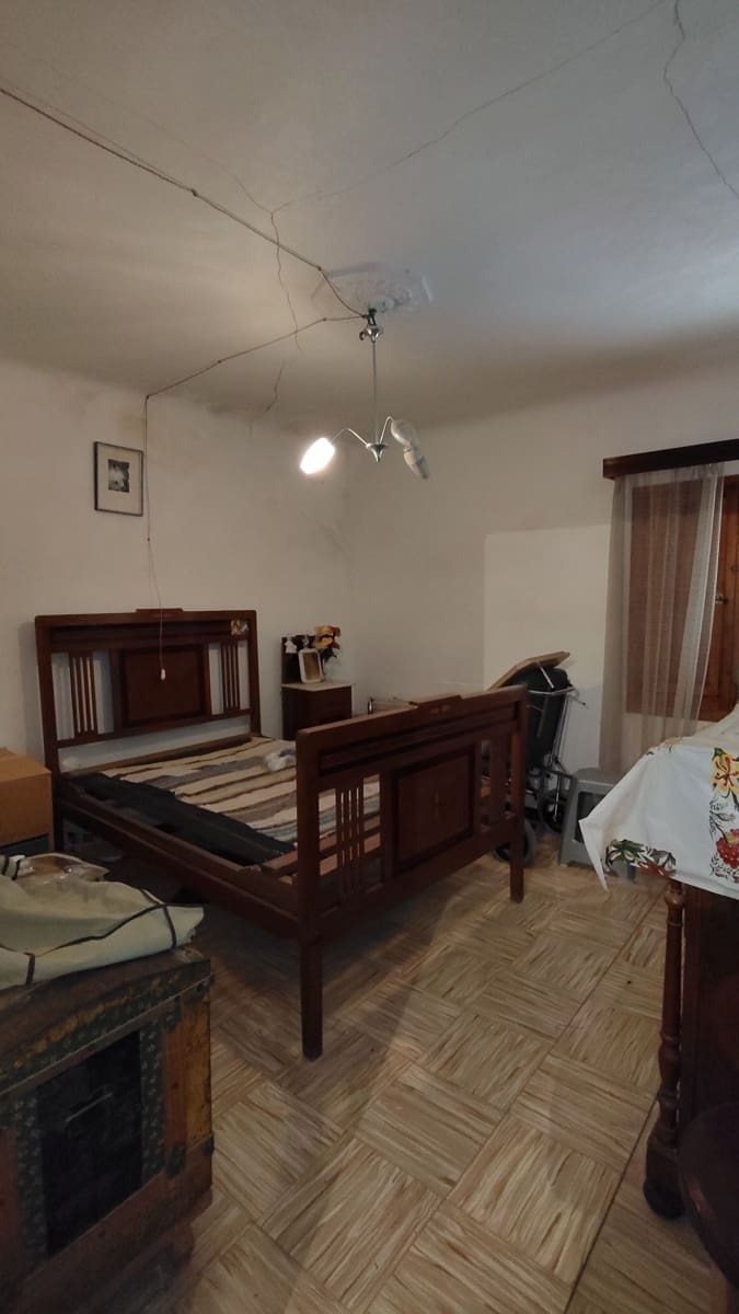 4 soverom Villa til salgs i L'Alguena / Alguenya - € 89 900 (Ref: 9598652)