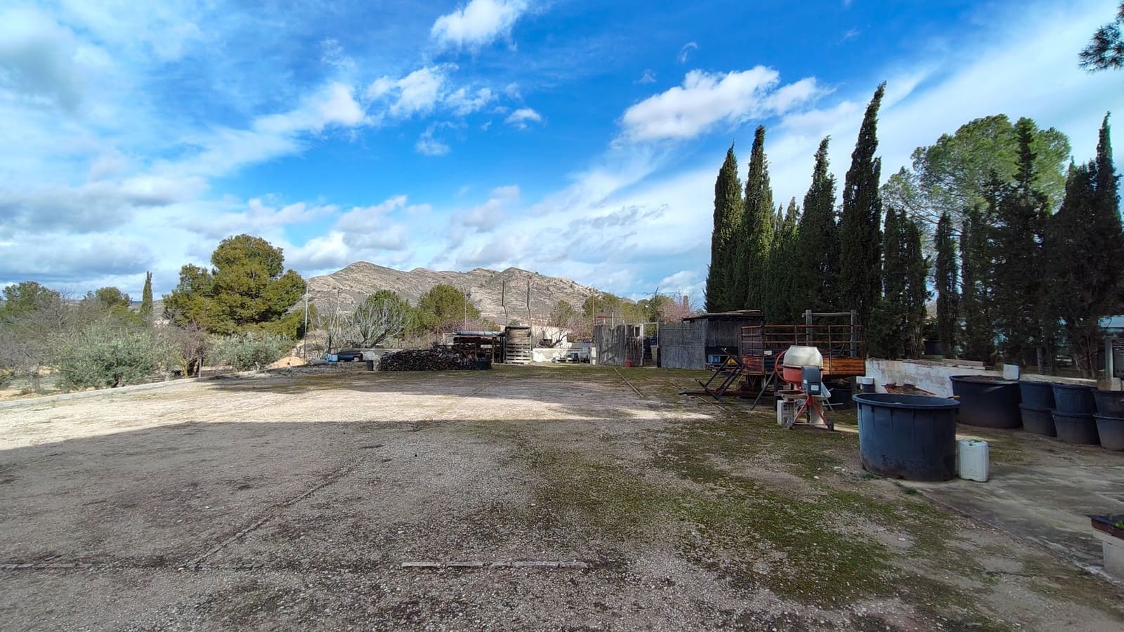 5 bedroom Villa for sale in Jumilla - € 294,900 (Ref: 9614678)