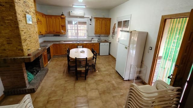 5 bedroom Villa for sale in Jumilla - € 294,900 (Ref: 9614678)