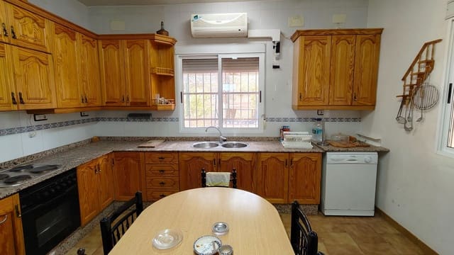 5 bedroom Villa for sale in Jumilla - € 294,900 (Ref: 9614678)