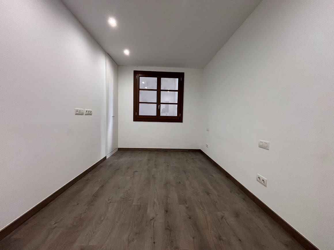 2 soveværelse Lejlighed til salg i Barcelona by - € 460.000 (Ref: 10048205)