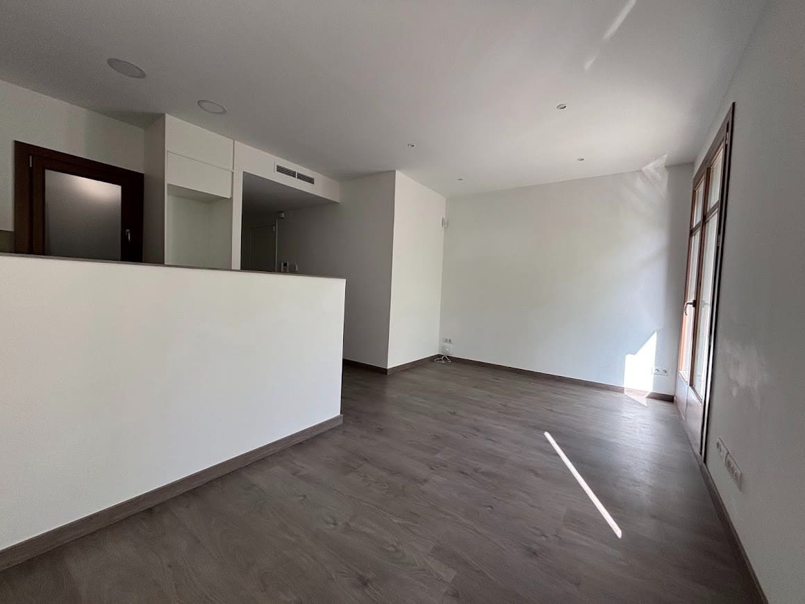 2 soveværelse Lejlighed til salg i Barcelona by - € 460.000 (Ref: 10048205)
