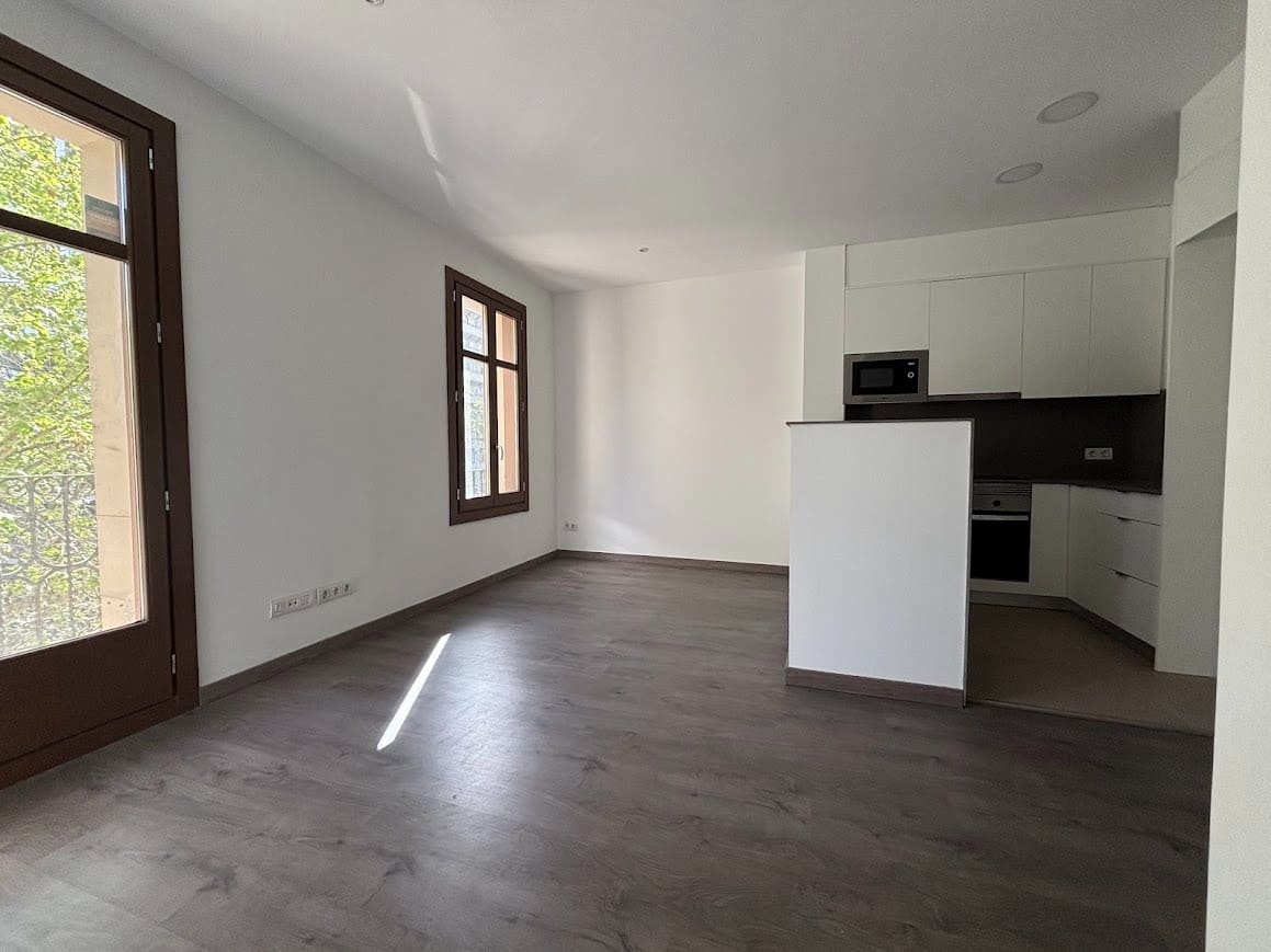 2 soveværelse Lejlighed til salg i Barcelona by - € 460.000 (Ref: 10048205)