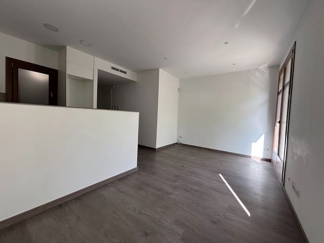 2 soveværelse Lejlighed til salg i Barcelona by - € 460.000 (Ref: 10048205)