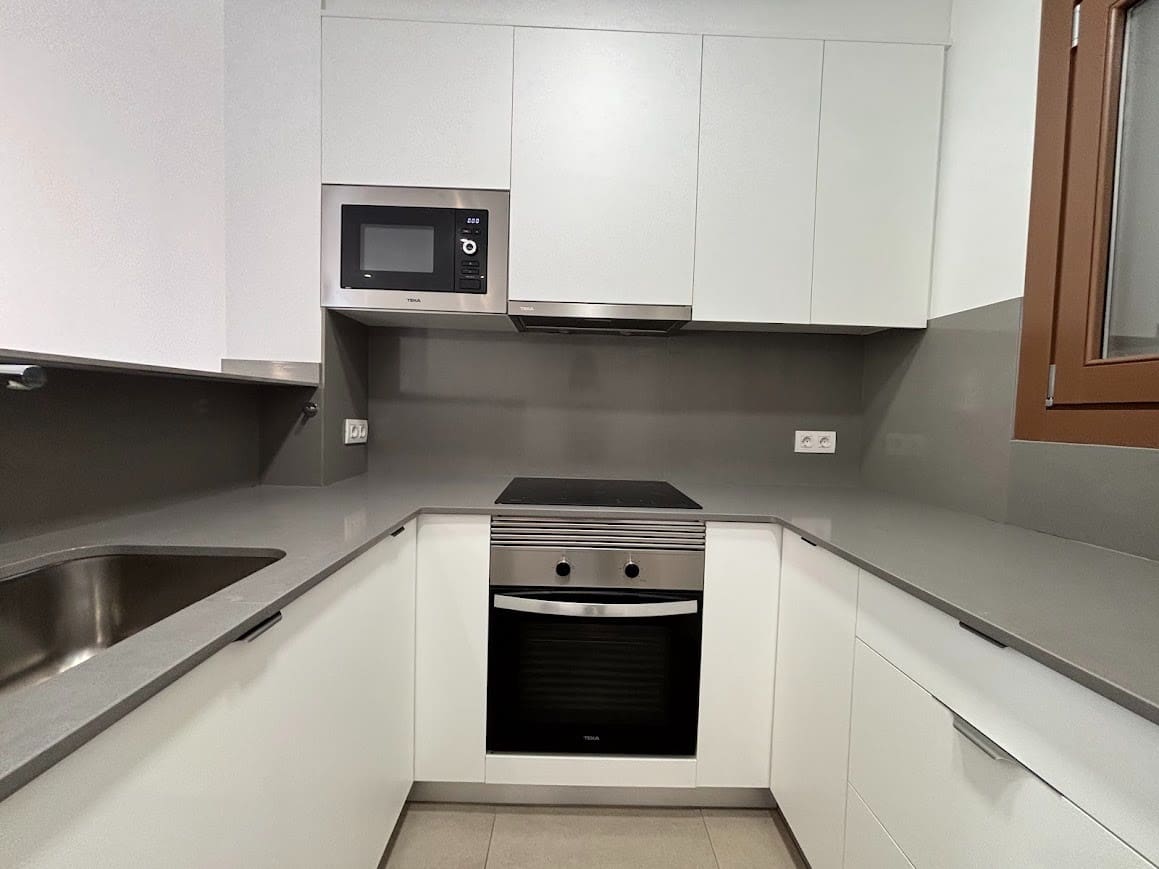 2 soveværelse Lejlighed til salg i Barcelona by - € 460.000 (Ref: 10048205)