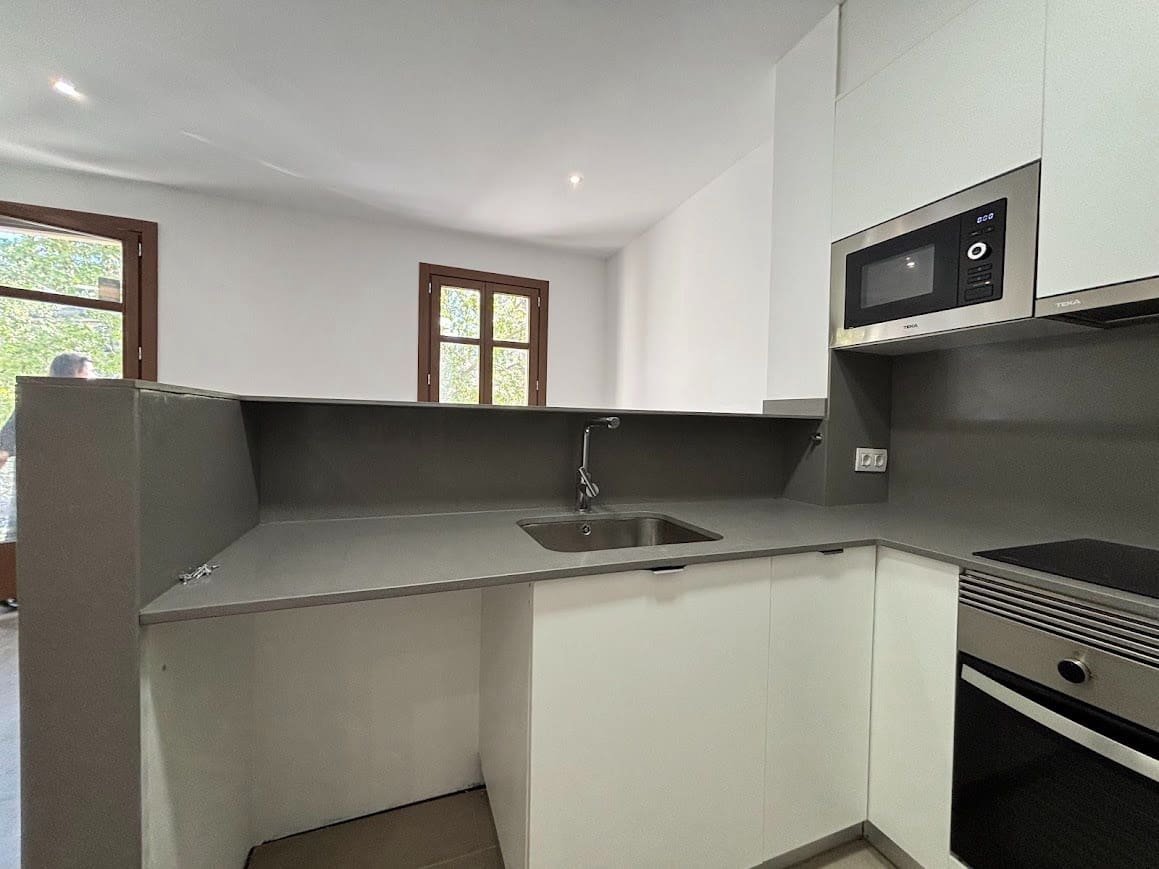 2 soveværelse Lejlighed til salg i Barcelona by - € 460.000 (Ref: 10048205)