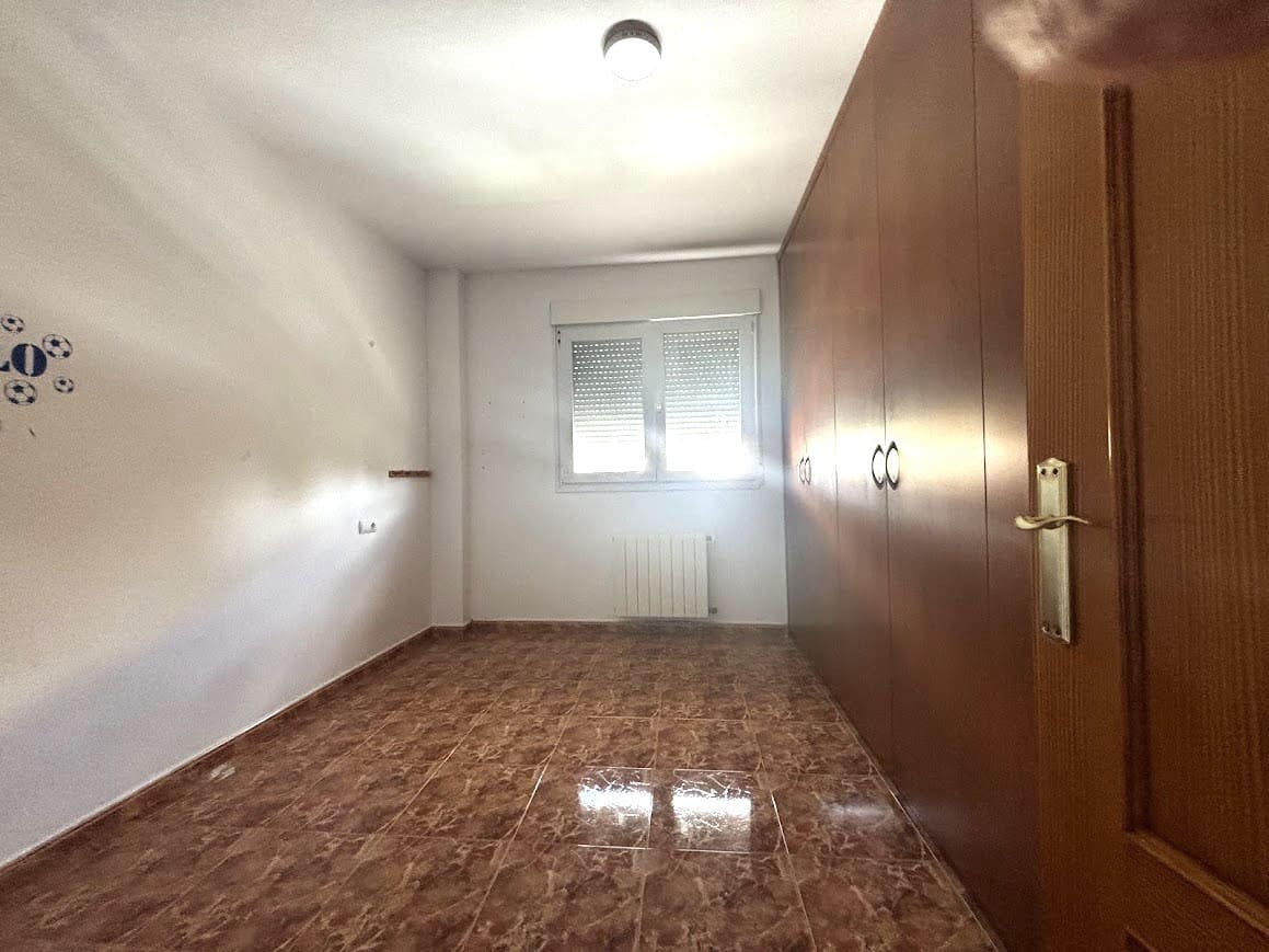Piso de 3 habitaciones en Muro de Alcoy en alquiler con garaje - 550 € (Ref: 10057172)