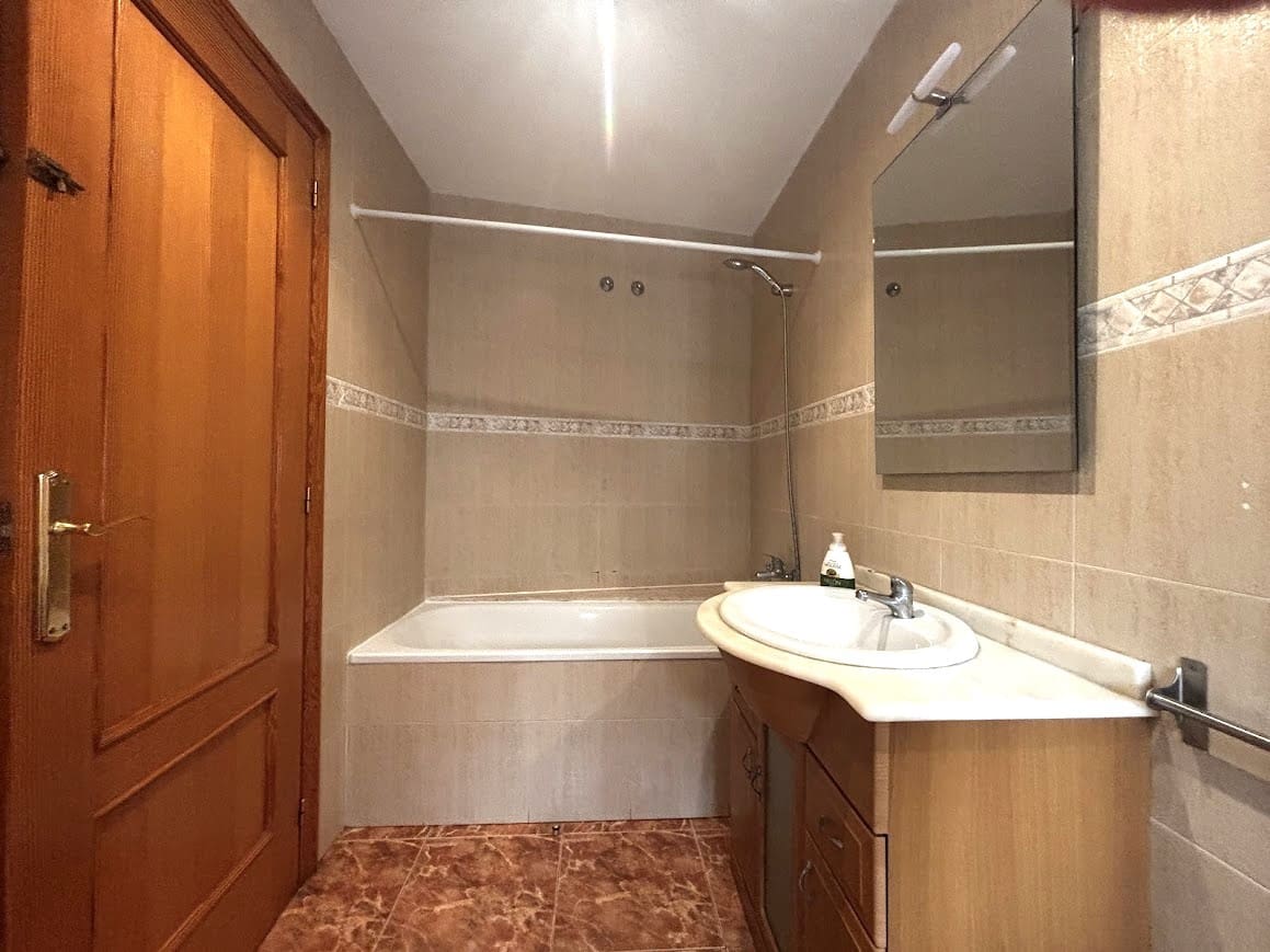 Piso de 3 habitaciones en Muro de Alcoy en alquiler con garaje - 550 € (Ref: 10057172)