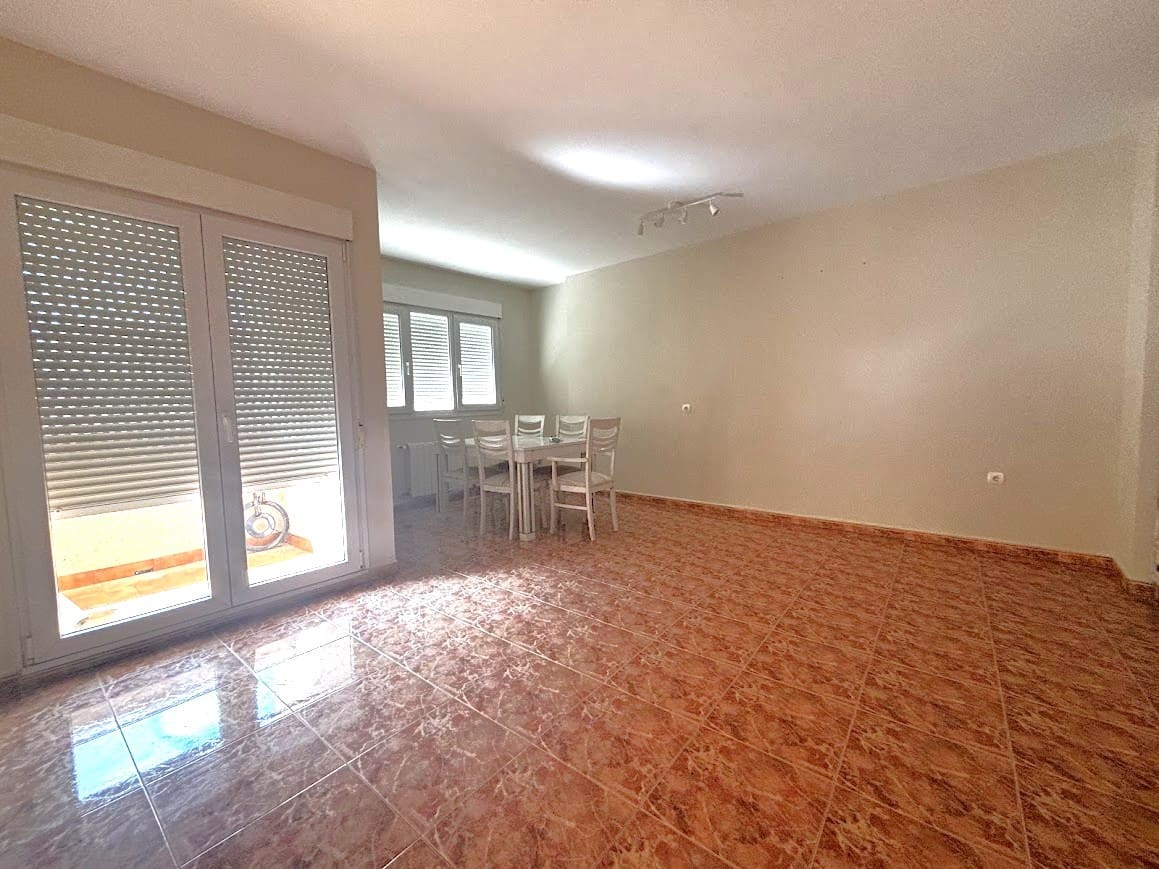 Piso de 3 habitaciones en Muro de Alcoy en alquiler con garaje - 550 € (Ref: 10057172)
