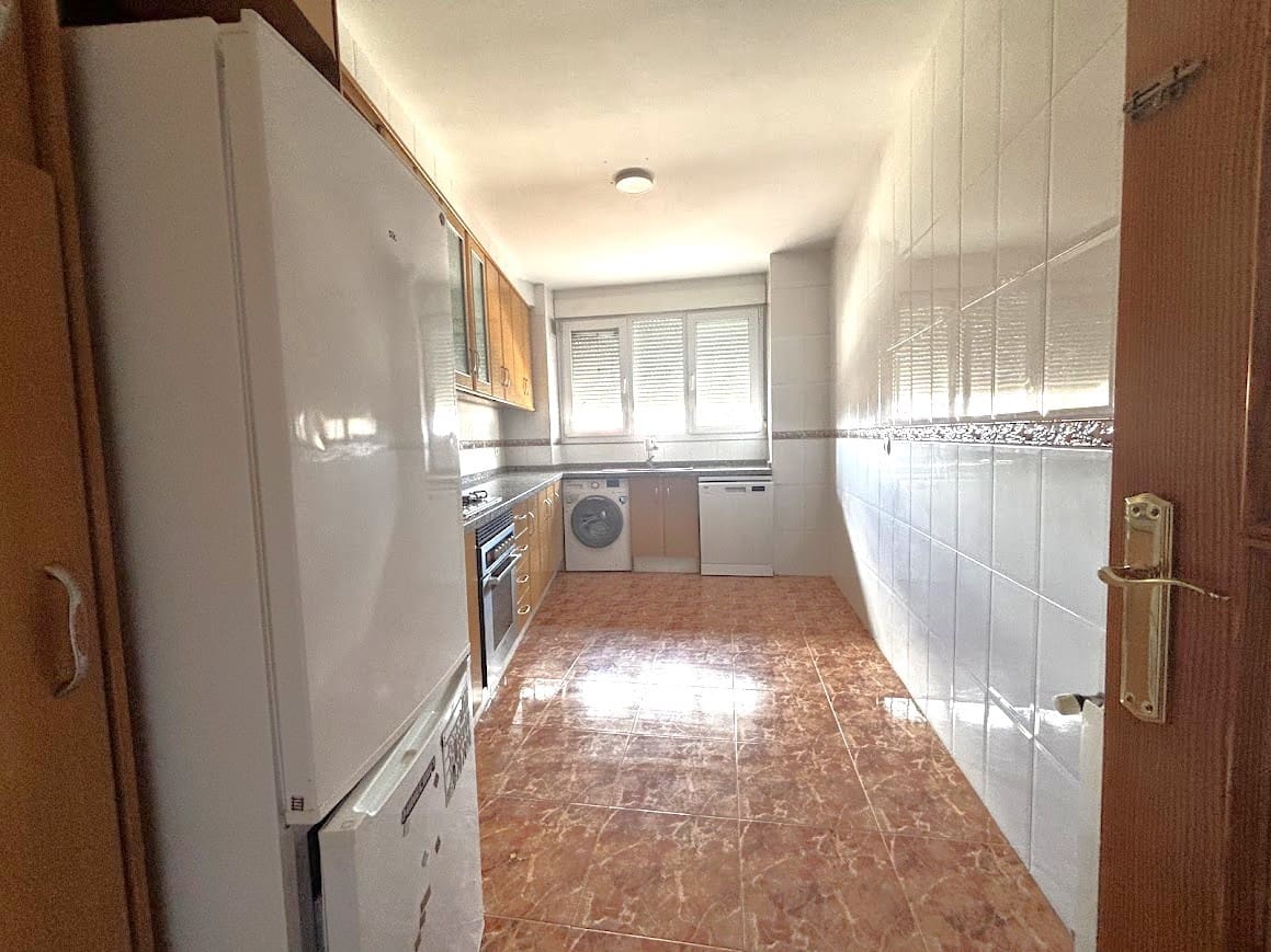 Piso de 3 habitaciones en Muro de Alcoy en alquiler con garaje - 550 € (Ref: 10057172)