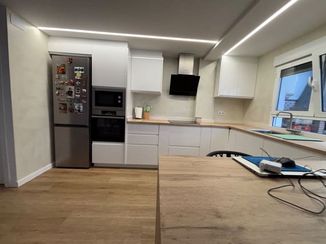 Appartement de 3 chambres à louer à Cocentaina - 700 € (Ref: 10076659)