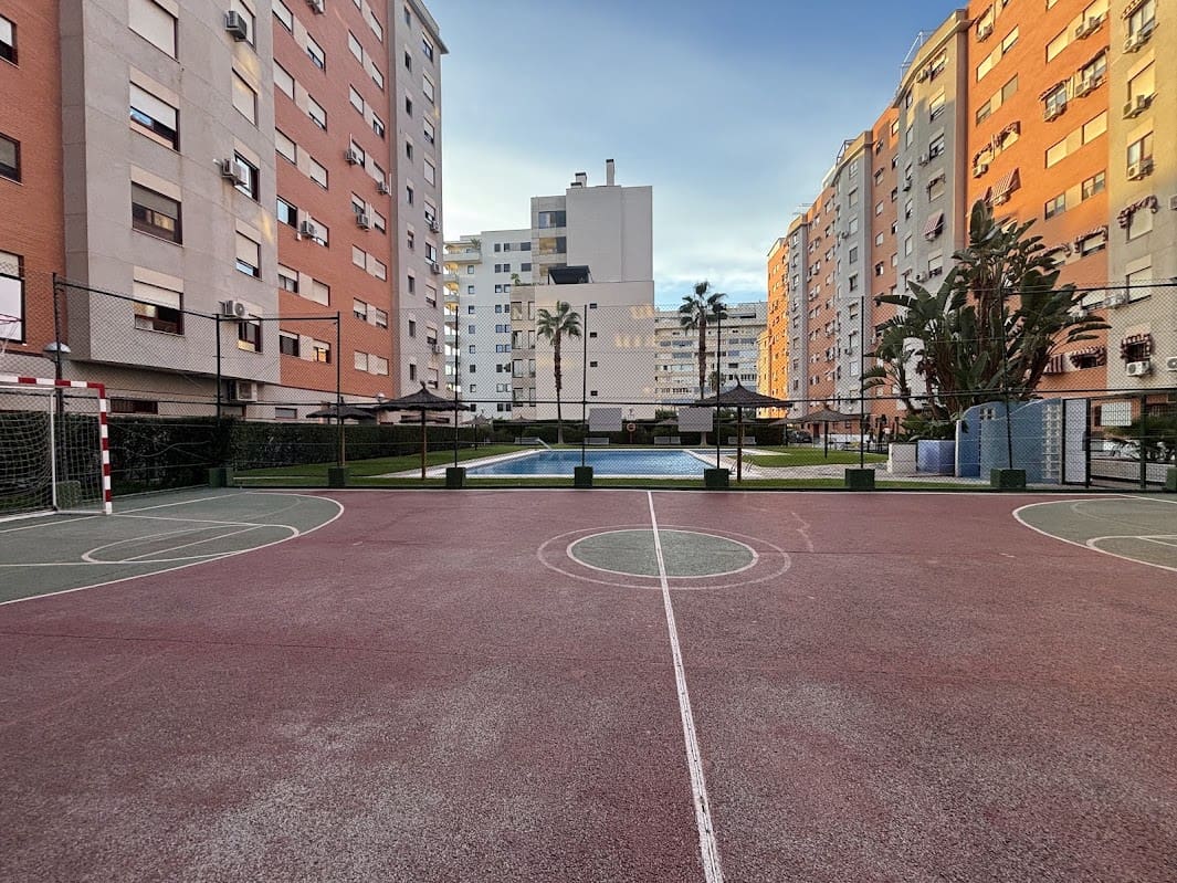 4 slaapkamer Flat te koop in Alicante stad met zwembad garage - € 390.000 (Ref: 10091451)
