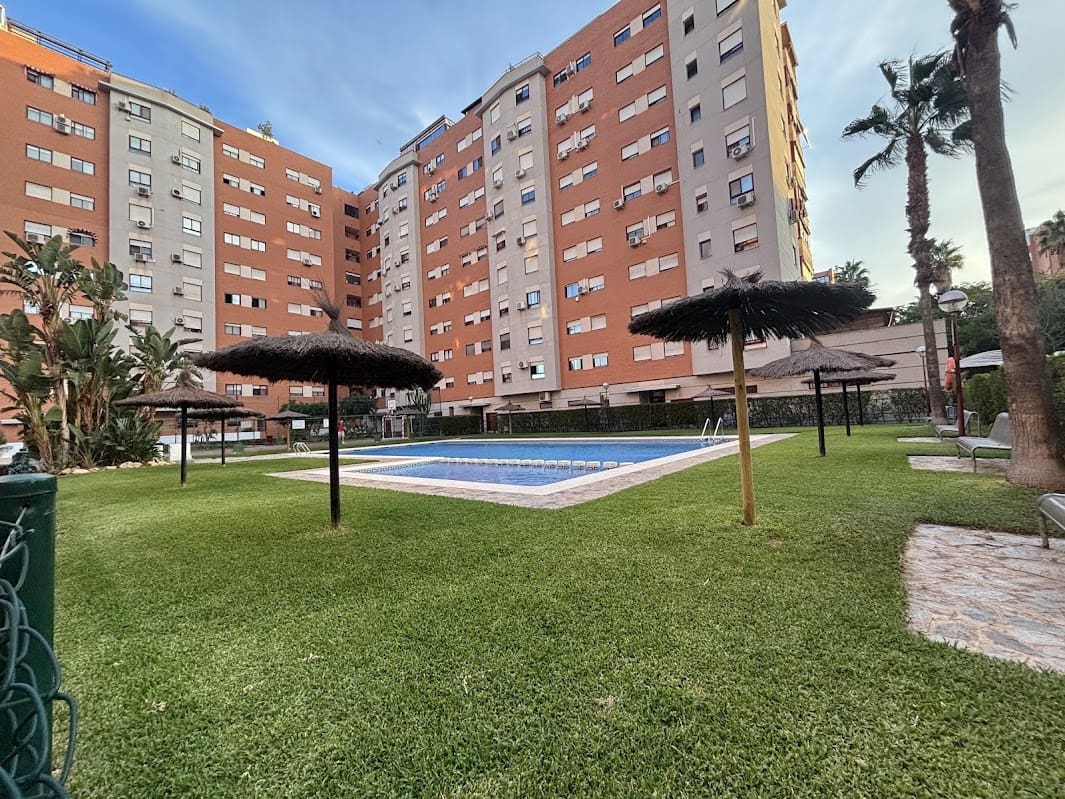 4 slaapkamer Flat te koop in Alicante stad met zwembad garage - € 390.000 (Ref: 10091451)