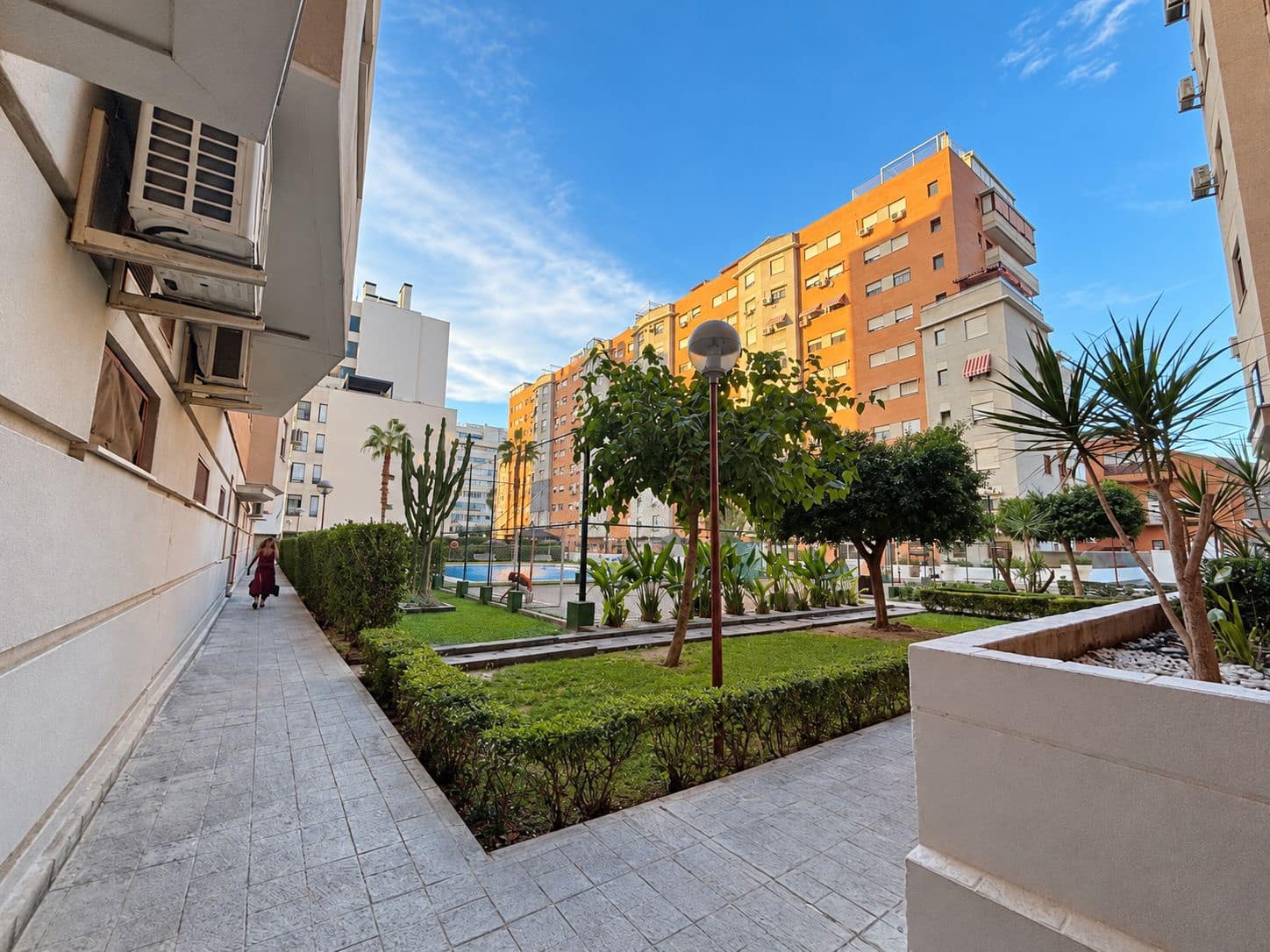 4 slaapkamer Flat te koop in Alicante stad met zwembad garage - € 390.000 (Ref: 10091451)