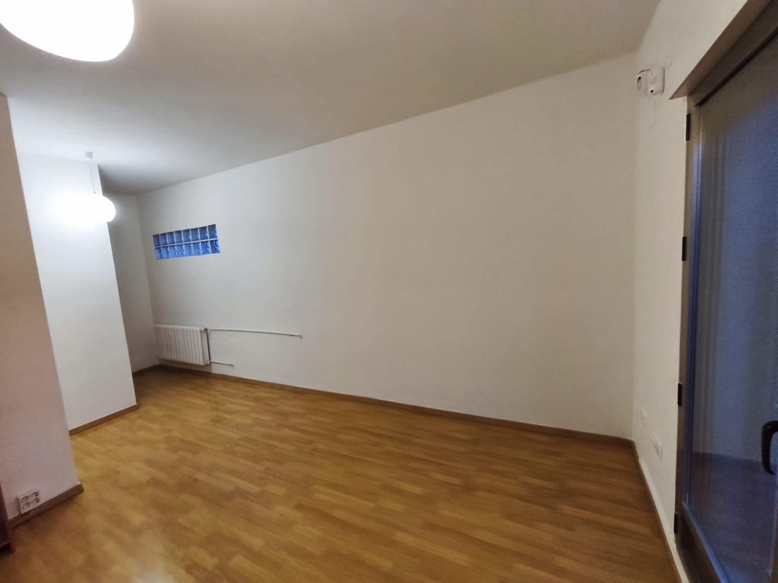 3 makuuhuone Kattohuoneisto myytävänä paikassa Cocentaina mukana 
autotalli - 220 000 € (Ref: 9865727)
