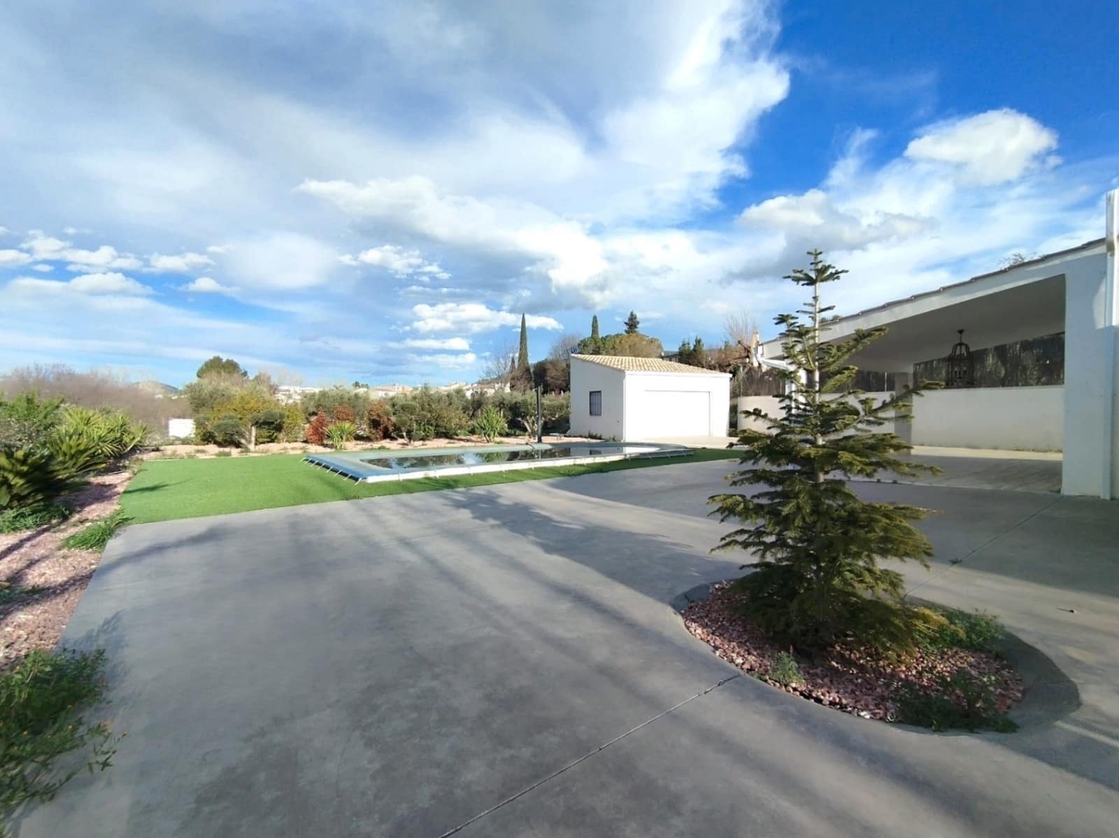 Chalet de 2 habitaciones en Benimarfull en venta con piscina garaje - 285.000 € (Ref: 9865728)