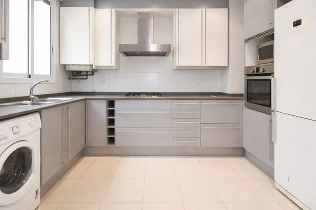 3 soveværelse Lejlighed til salg i Barcelona by - € 895.000 (Ref: 9865732)