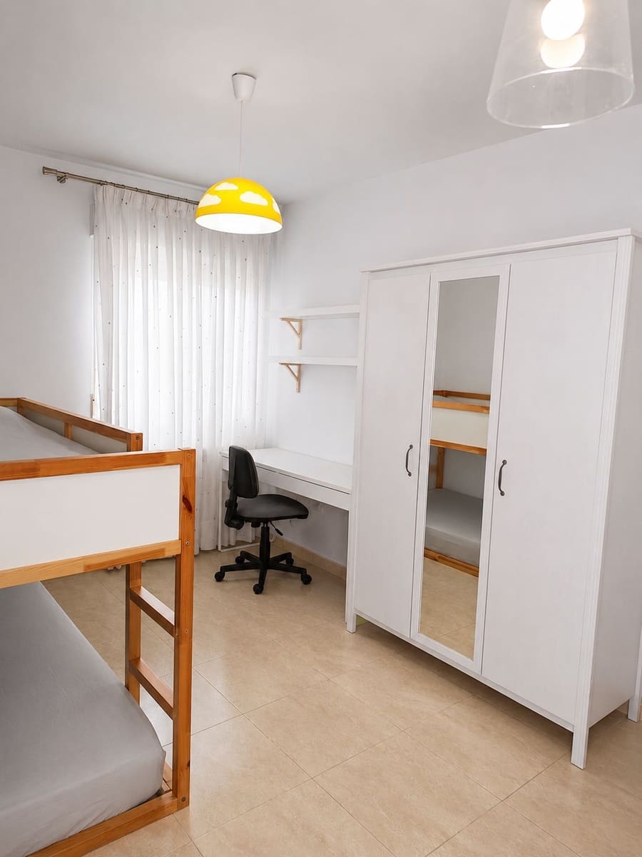 4 bedroom Apartment for sale in Muro de Alcoy with garage - € 185,000 (Ref: 9865734)