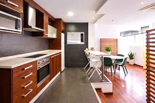 1 bedroom Flat for sale in Barcelona city - € 400,000 (Ref: 9865737)