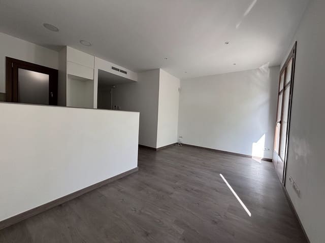 2 soveværelse Lejlighed til salg i Barcelona by - € 440.000 (Ref: 9865739)