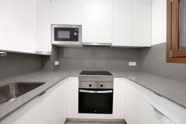 2 soveværelse Lejlighed til salg i Barcelona by - € 440.000 (Ref: 9865739)