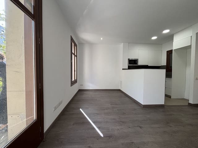 2 soveværelse Lejlighed til salg i Barcelona by - € 440.000 (Ref: 9865739)