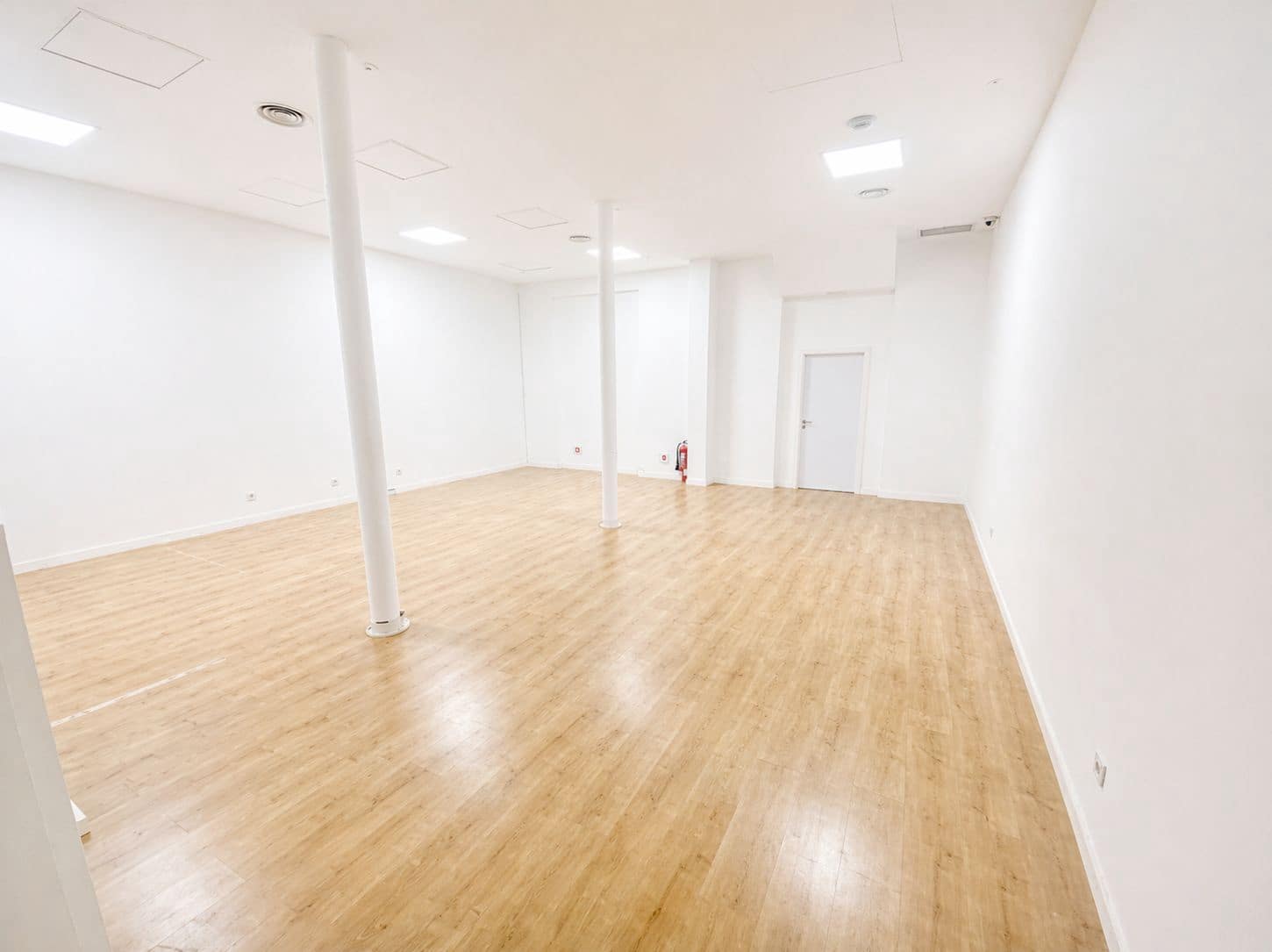 Commercial for rent in Barcelona city - € 5,000 (Ref: 9865746)