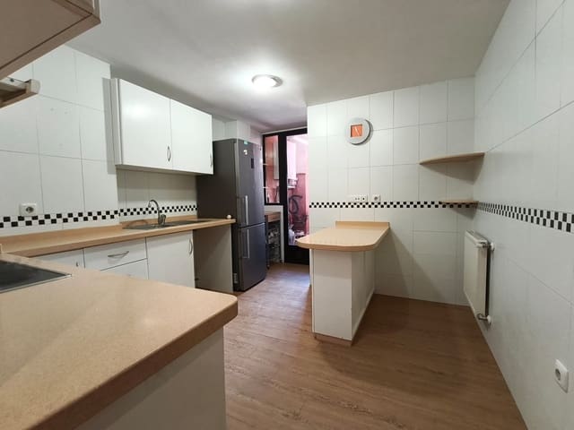 2 makuuhuone Asunto myytävänä paikassa Alcoy / Alcoi mukana 
autotalli - 160 000 € (Ref: 9865748)