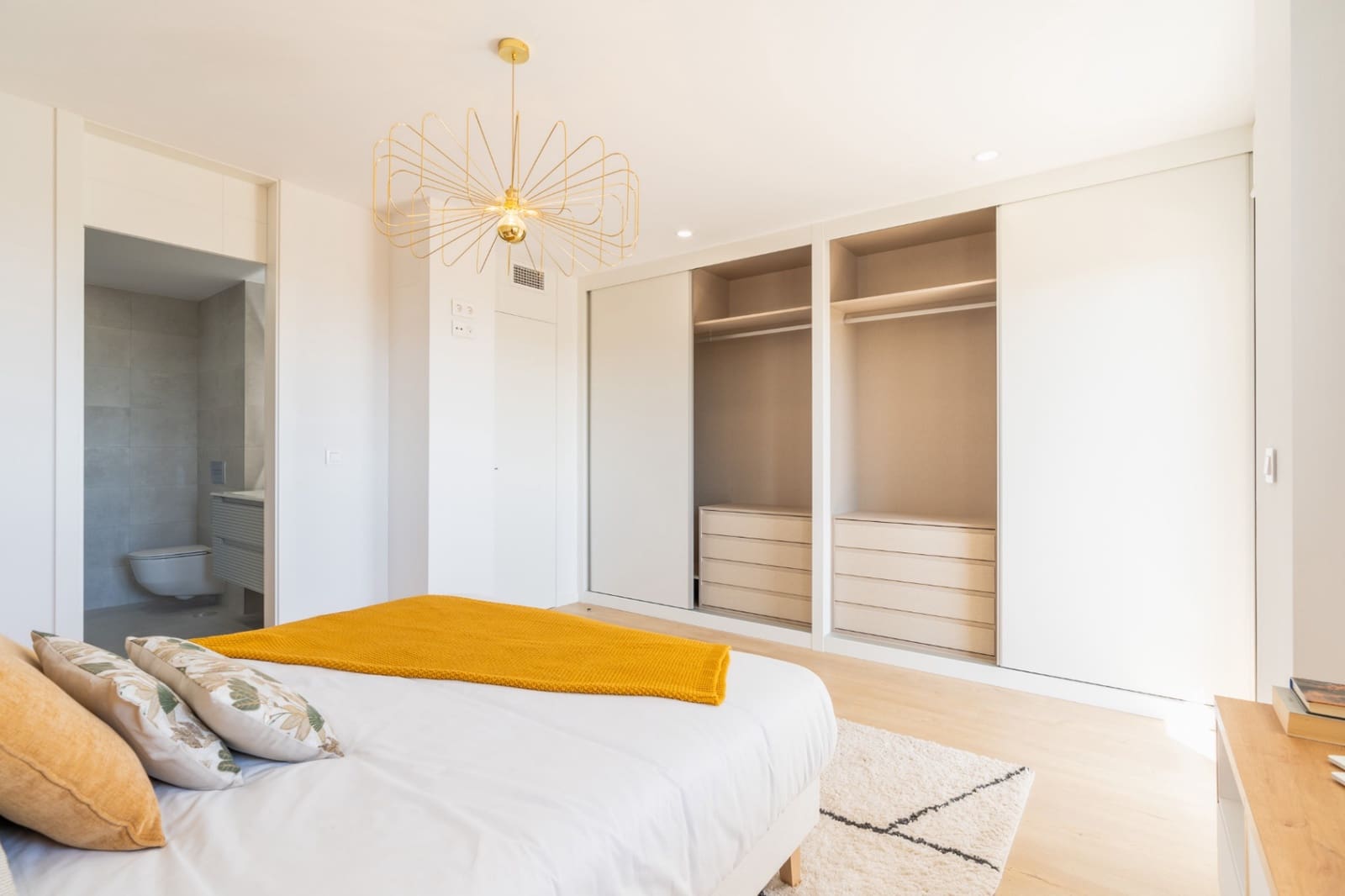 Adosado de 4 habitaciones en La Nucia en venta con piscina garaje - 469.000 € (Ref: 9865754)