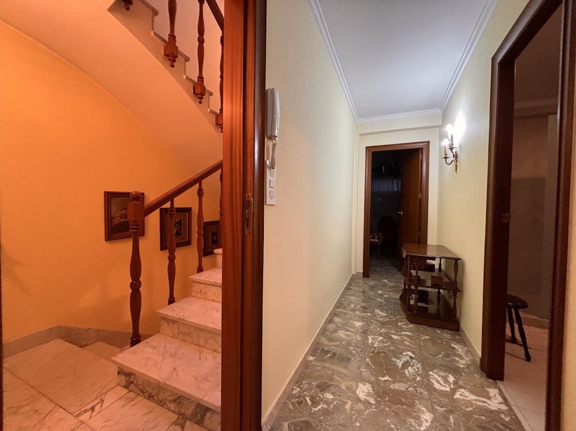 5 bedroom Townhouse for sale in Muro de Alcoy with garage - € 260,000 (Ref: 9865755)