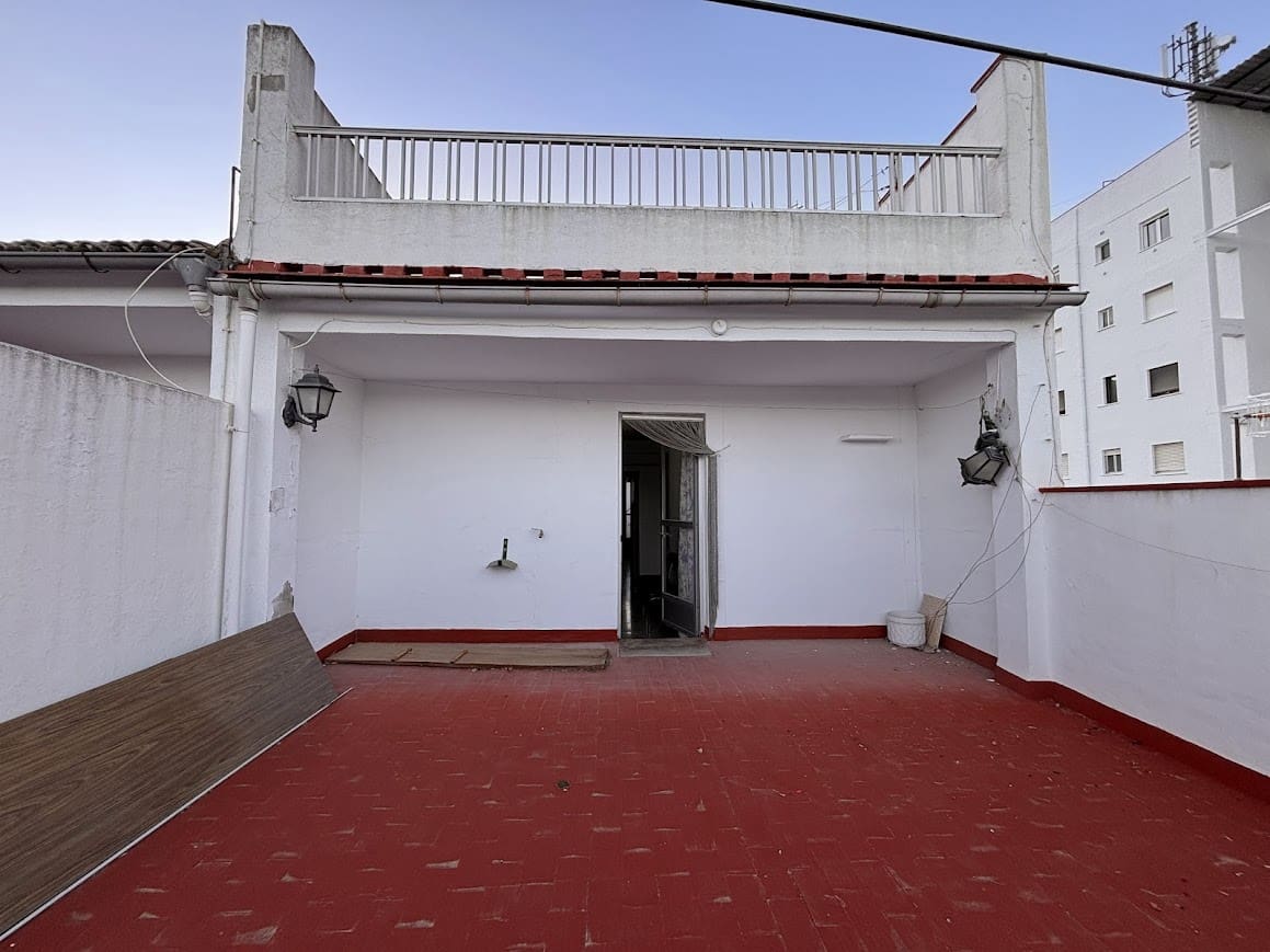 5 bedroom Townhouse for sale in Muro de Alcoy with garage - € 260,000 (Ref: 9865755)