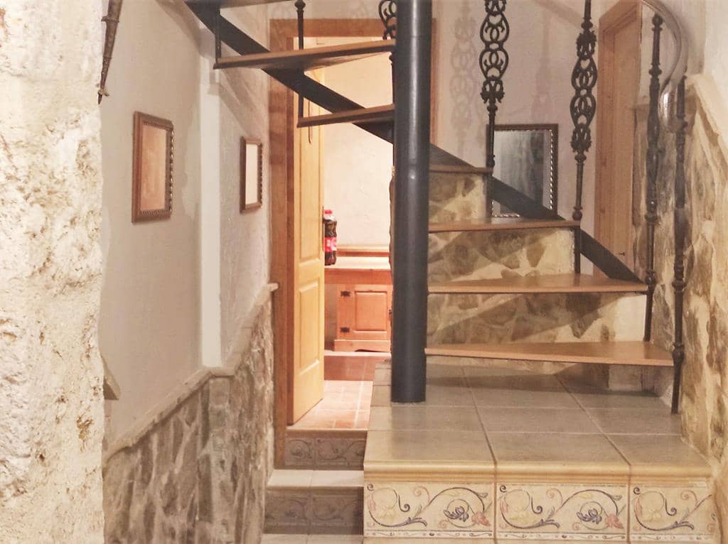 3 bedroom Townhouse for sale in Muro de Alcoy with garage - € 140,000 (Ref: 9865757)