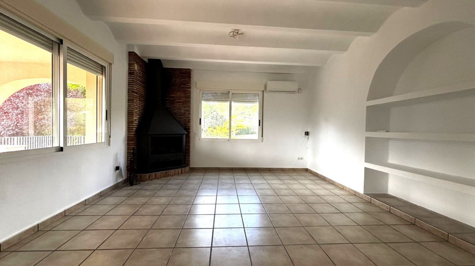 3 bedroom Villa for sale in Alcoy / Alcoi with pool garage - € 320,000 (Ref: 9865763)