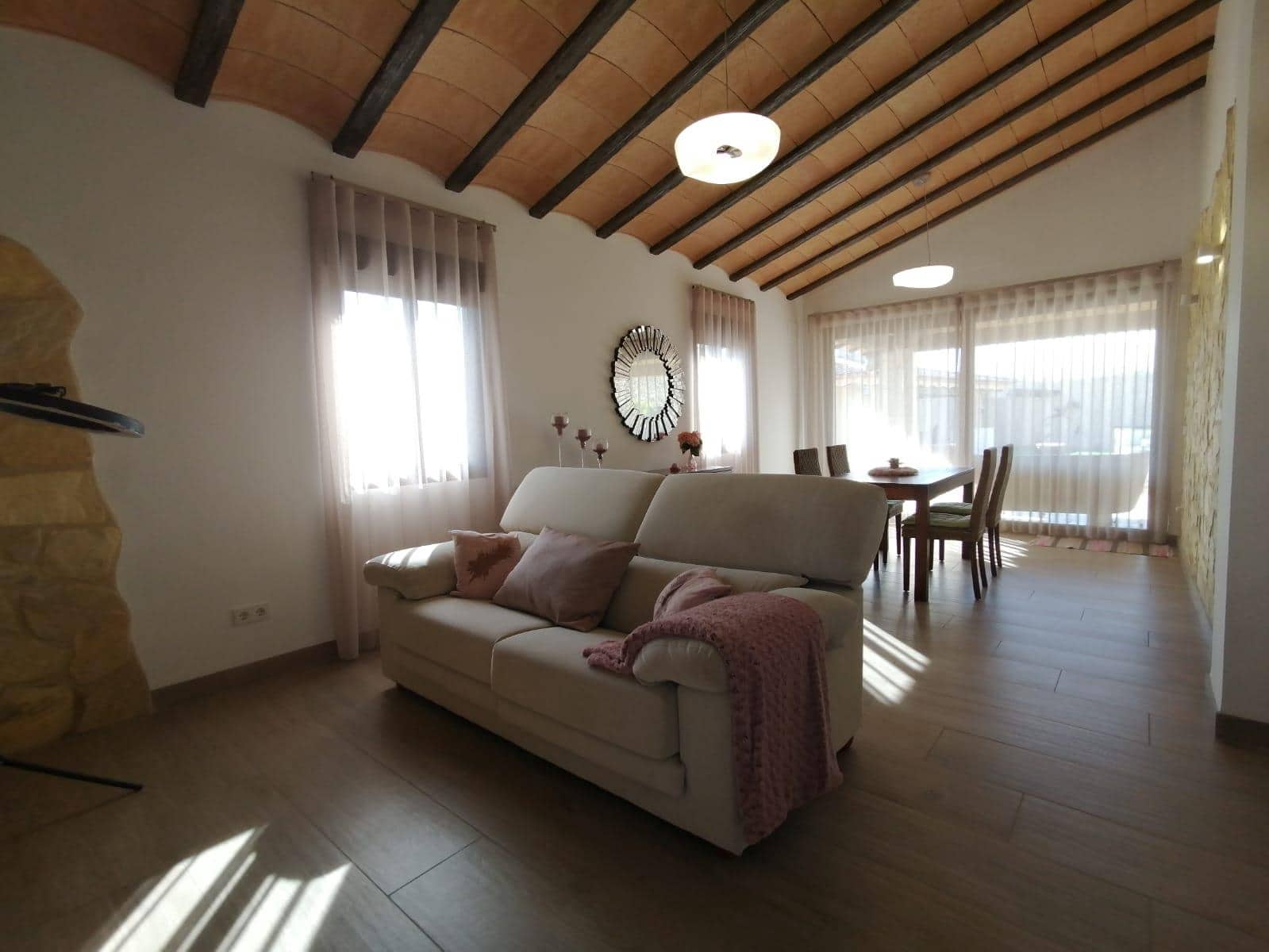 4 bedroom Villa for sale in Palomar with pool garage - € 900,000 (Ref: 9865765)